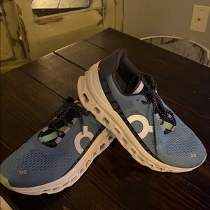 On Men’s Cloudmonster